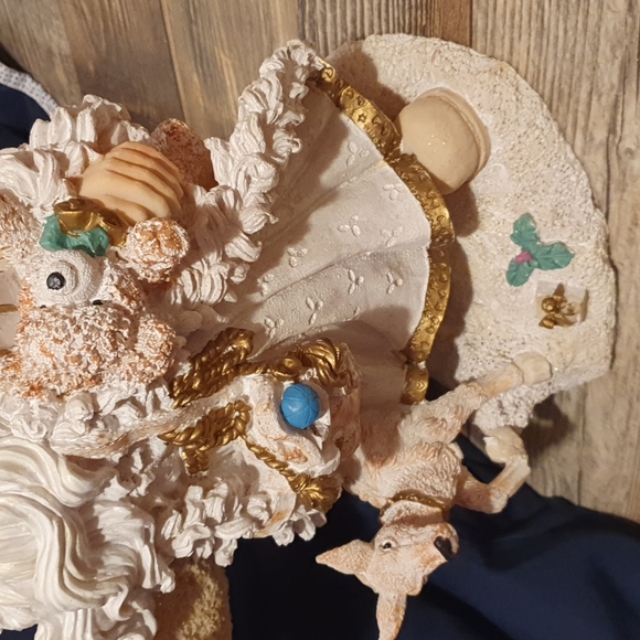 Vintage Style Santa Claus Statue Decor - Picture 5 of 14